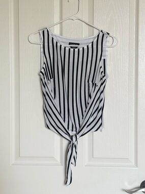 BEBE: Striped Tie-Front Sleeveless Top - Black & White Stripe- Size XXS
